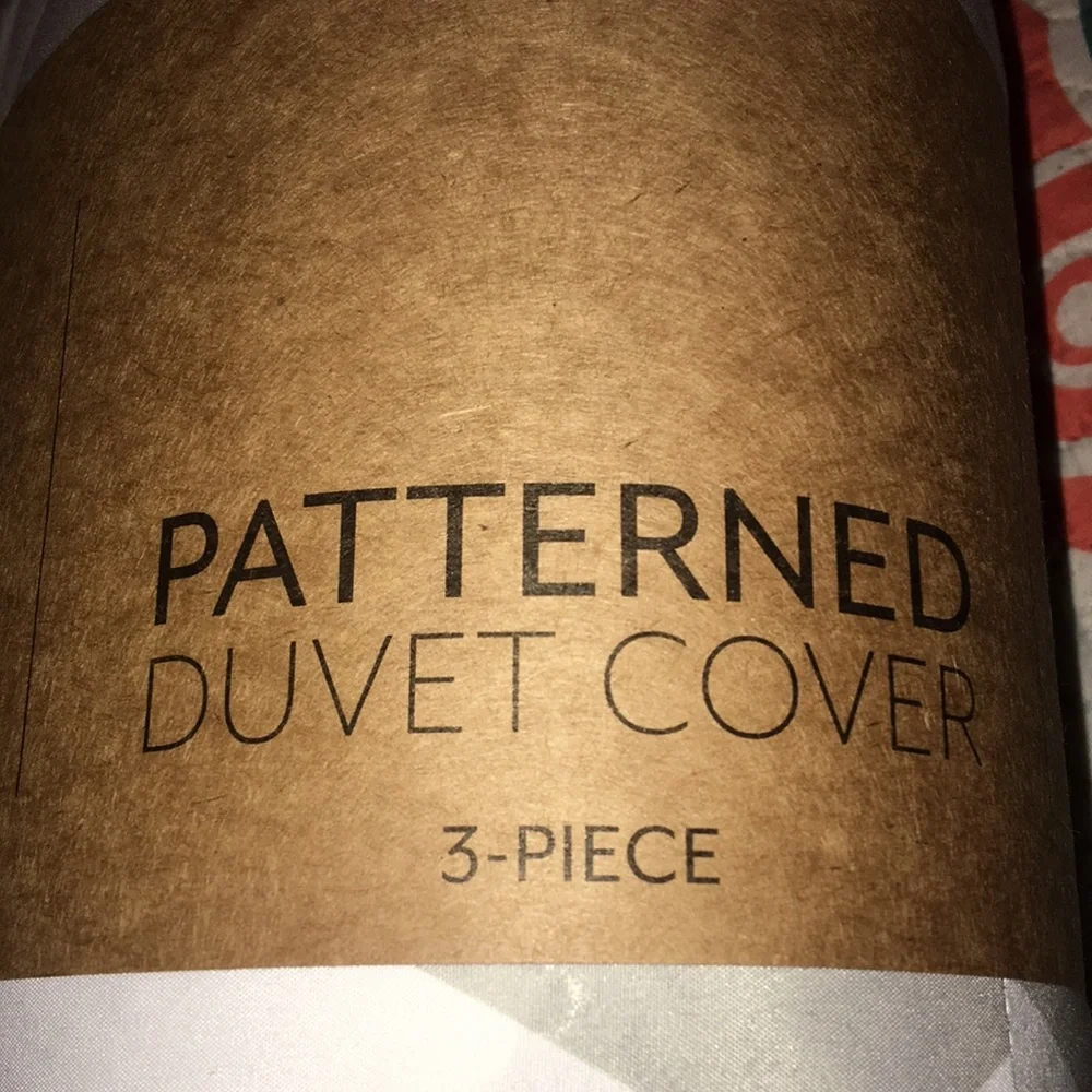 NWT Chevron Pattern Cal King Duvet Cover 3 Piece